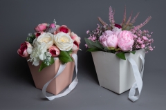 133 Aranžmani od veštačkog cveća   